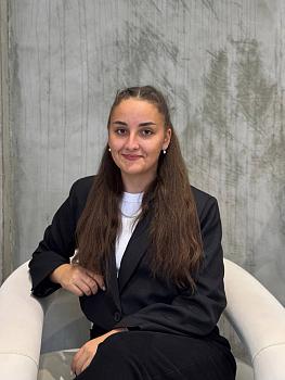 Веисова Элина Махировна